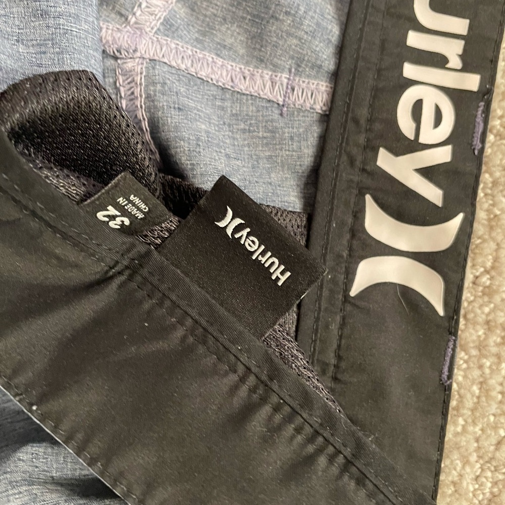Hurley Shorts - Picture 4 of 4